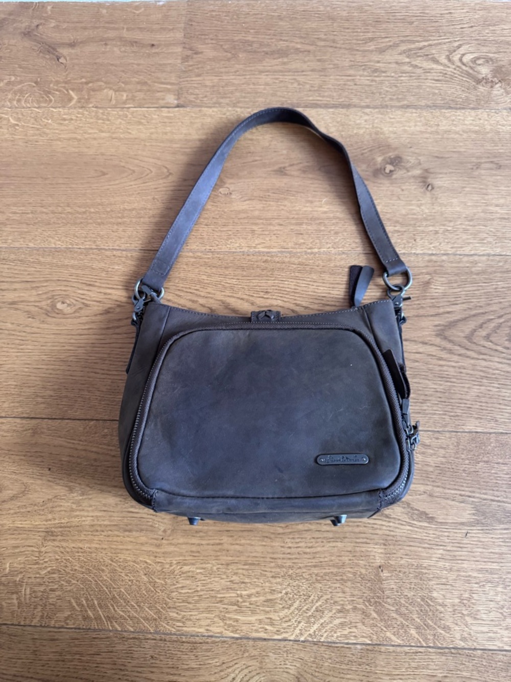 Montana West Genuine Leather
Collection Concealed Carry Hobo Bag
Chocolate army - Picture 3 of 8